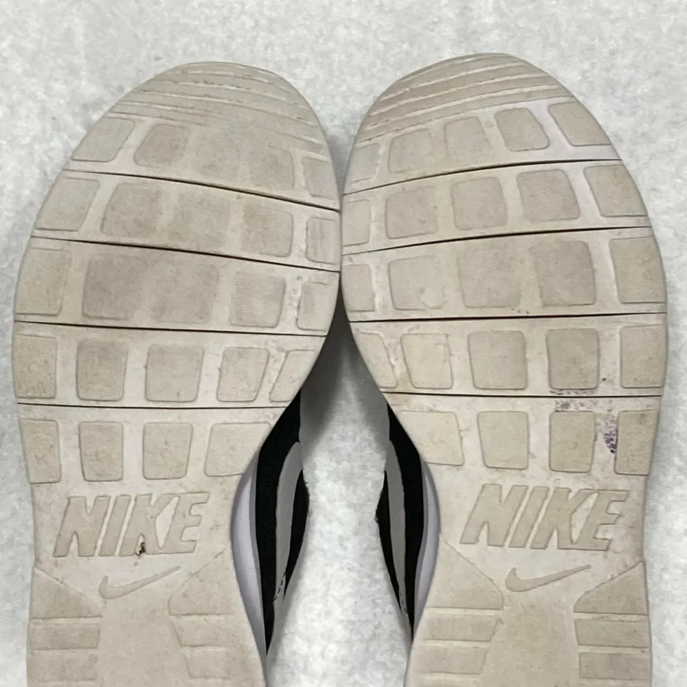 Nike Kids Black/White Tanjun Running Athletic Sneakers Shoes Size 3Y